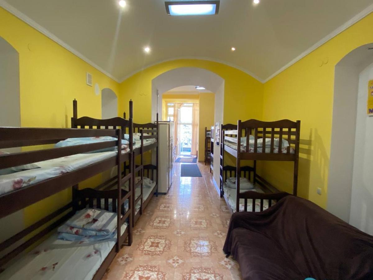Panorami Apart Hostel In リヴィウ エクステリア 写真