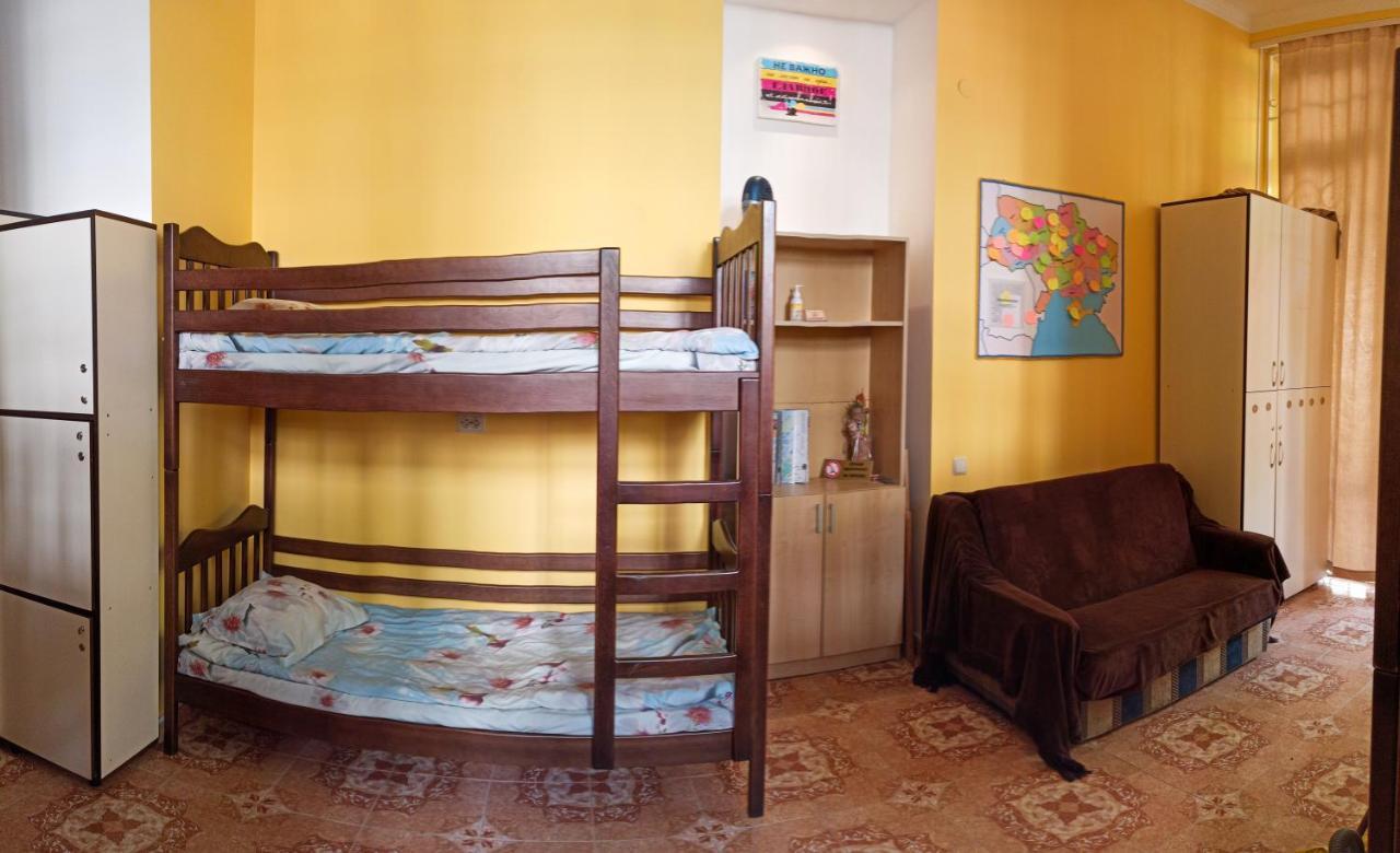 Panorami Apart Hostel In リヴィウ エクステリア 写真